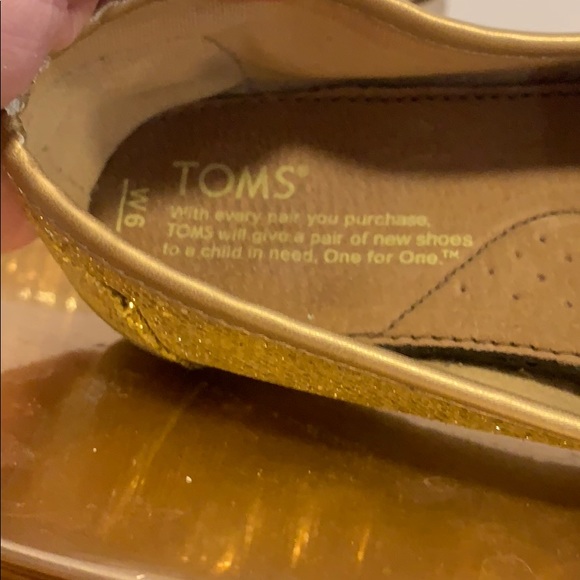 Gold TOMS - good condition, wore very few times - Picture 4 of 4